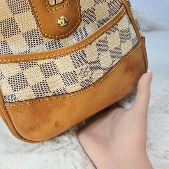 Louis Vuitton Berkeley Handbag - Picture 8 of 16